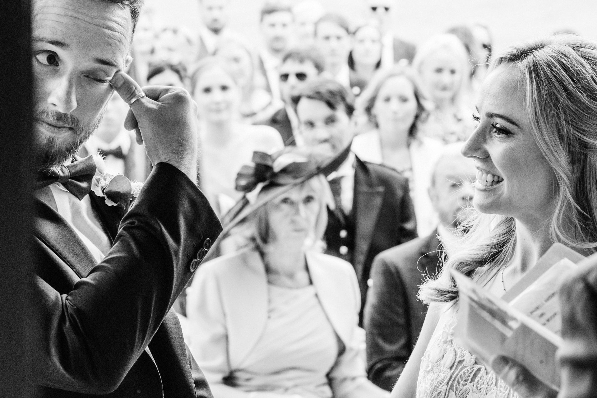 emotional documentary wedding photography 