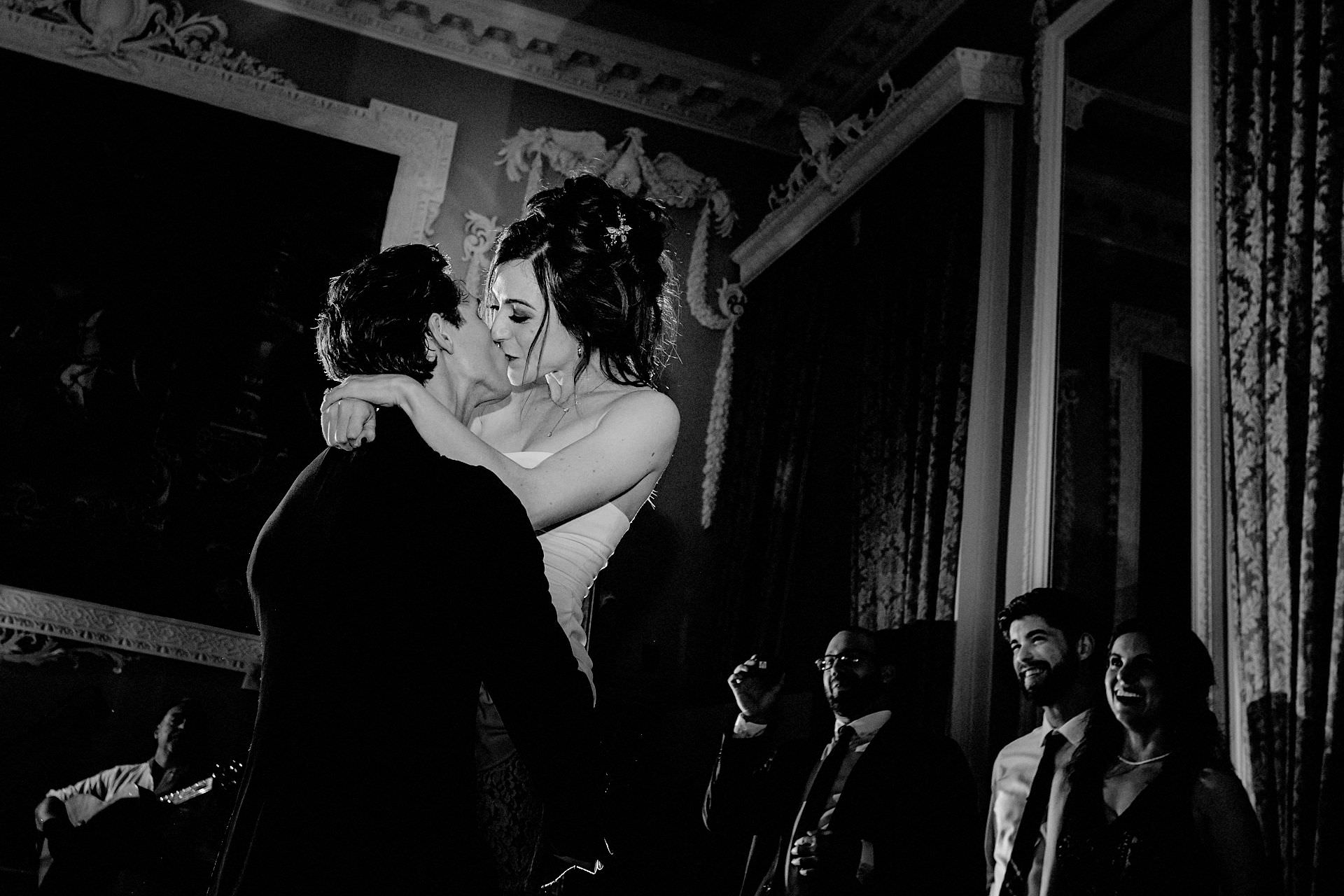 kiss after dancing, evening reception