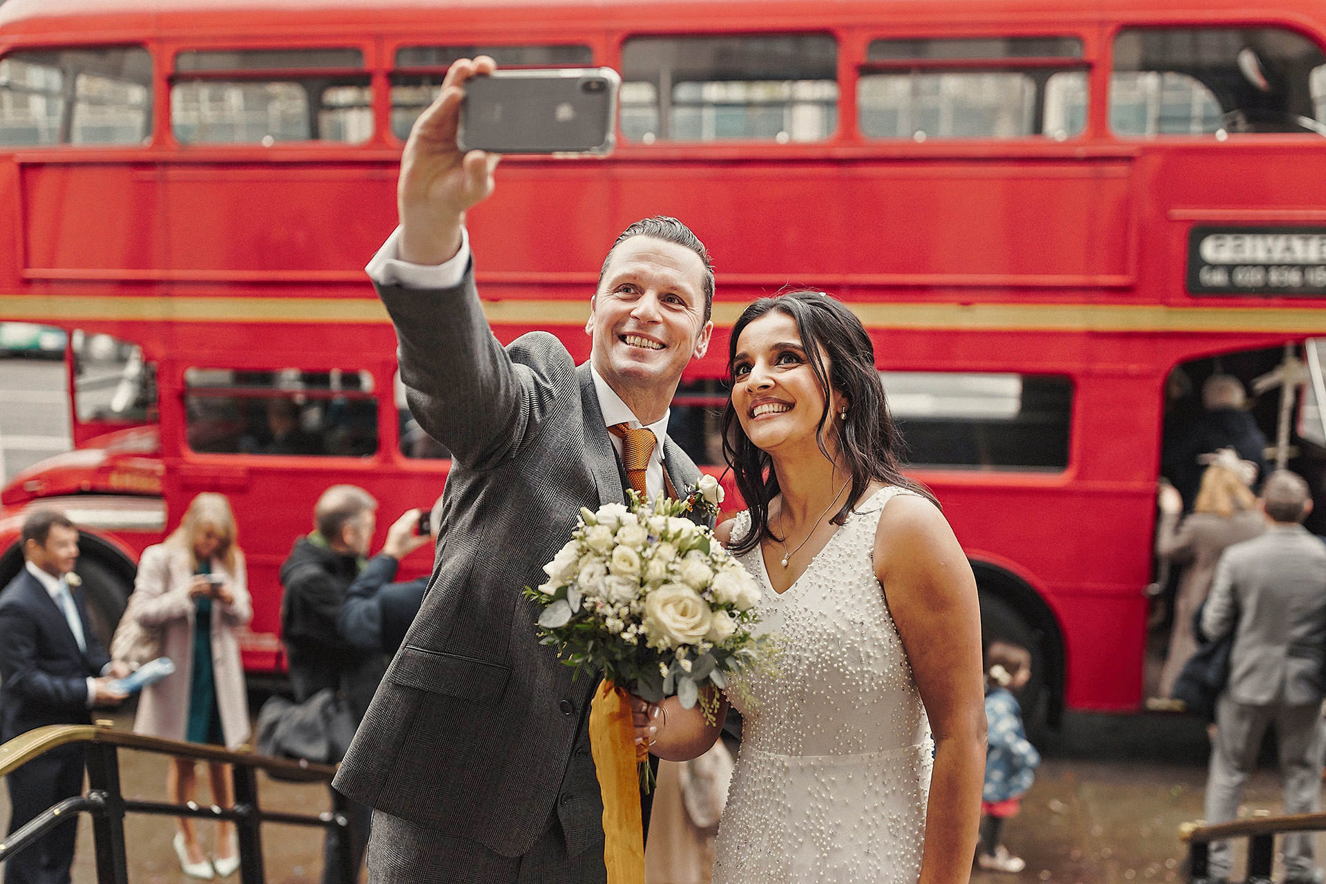 selfie in front of london bus